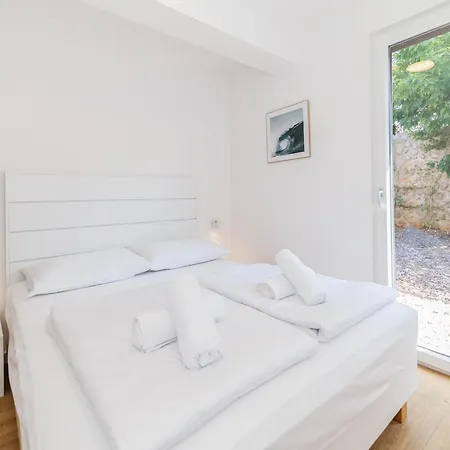 アパート Sunny Side Casa By Belmont Realty