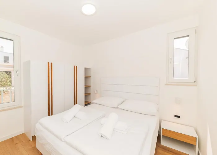 Sunny Side Casa By Belmont Realty アパート