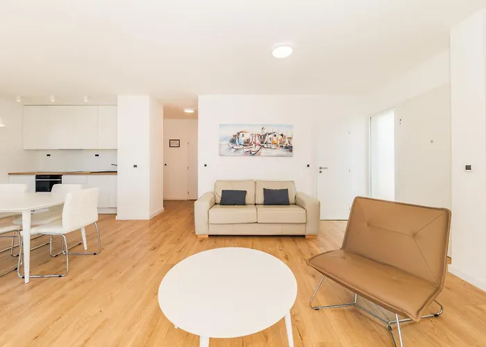 アパート Sunny Side Casa By Belmont Realty