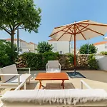 Sunny Side Casa By Belmont Realty Apartman
