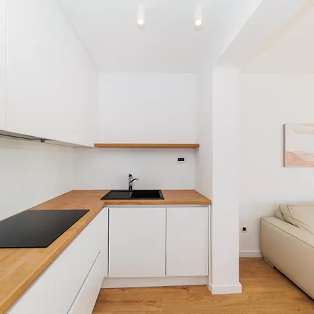 Sunny Side Casa By Belmont Realty アパート