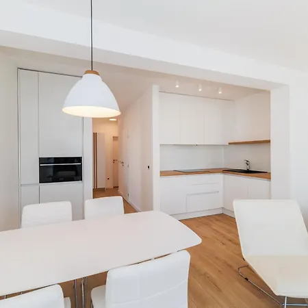 Sunny Side Casa By Belmont Realty * Petrcane
