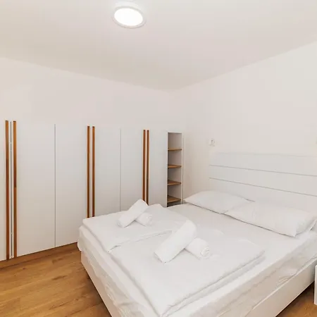 Sunny Side Casa By Belmont Realty *