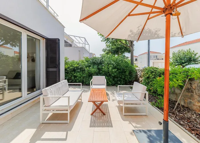 Sunny Side Casa By Belmont Realty