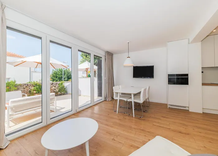 Sunny Side Casa By Belmont Realty